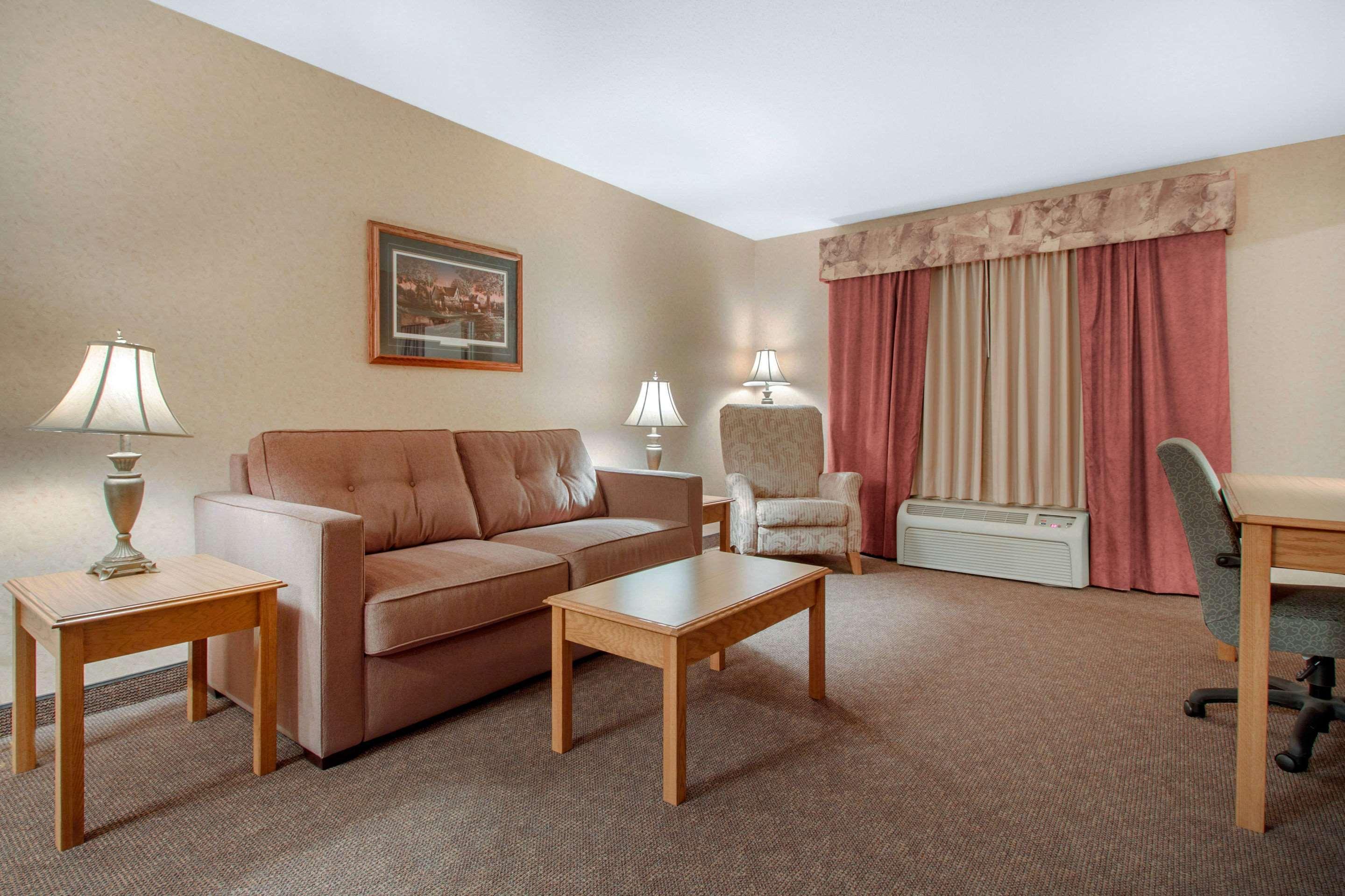 Norfolk Lodge & Suites, Ascend Hotel Collection Exterior foto